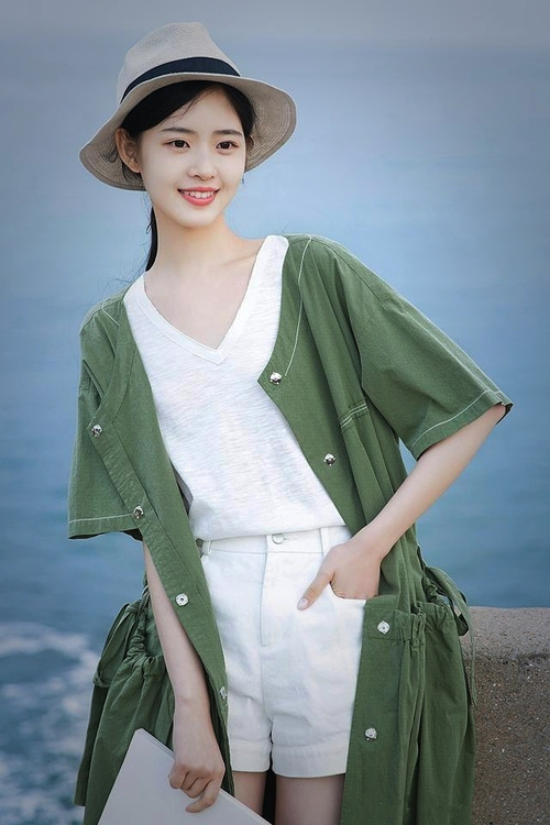 冠军未冕之夜，当阿什拉夫为维斯塔潘戴上王冠