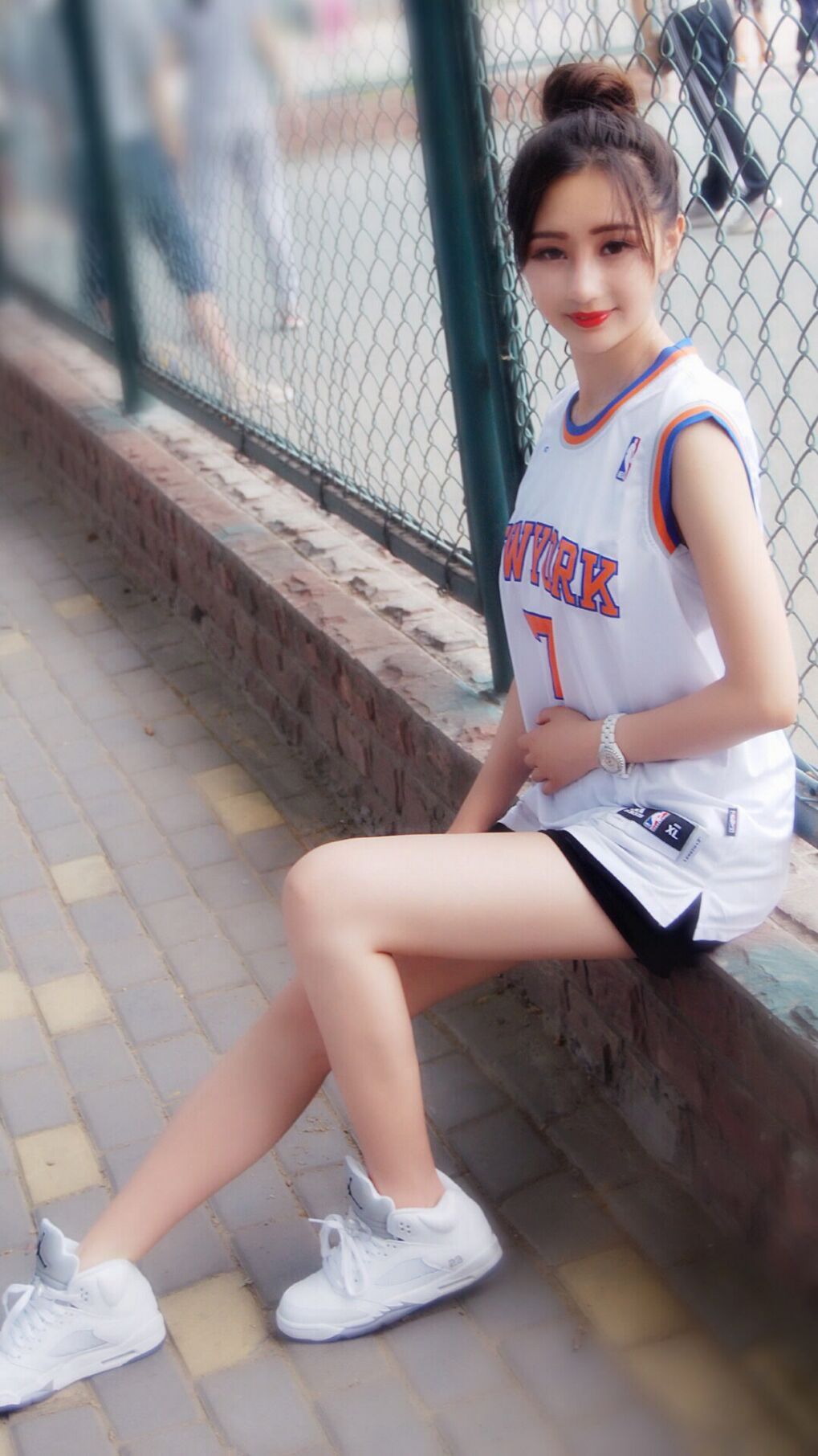 跨越大洋的篮球对话，广东队防守锁死马刺，哈登惊艳四座